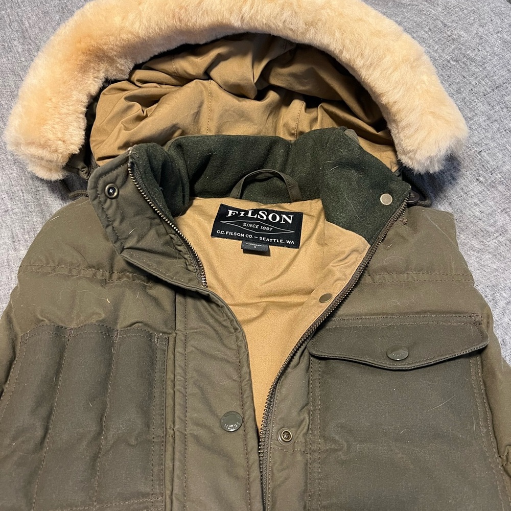 Filson Women’s Waxed Down Vest with Hood